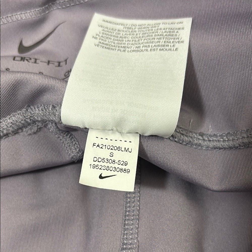 Nike Dri Fit Retro Logo Athletic Leggings Purple 7/8 Length - Picture 10 of 11